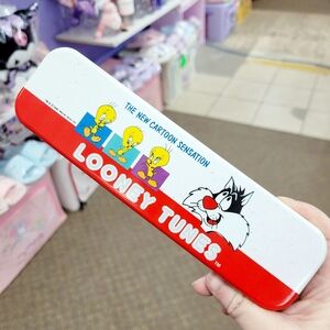 Vintage 1990 Looney Tunes Tin Pencil Case